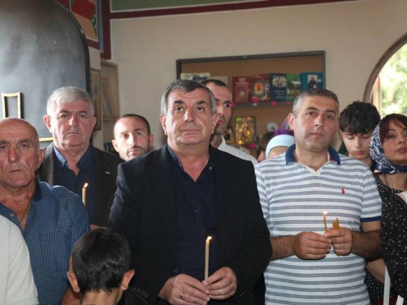 ცაგერის მუნიციპალიტეტის მერის პირველი  მოადგილე რევაზ ახვლედიანი, მოადგილე მამუკა...